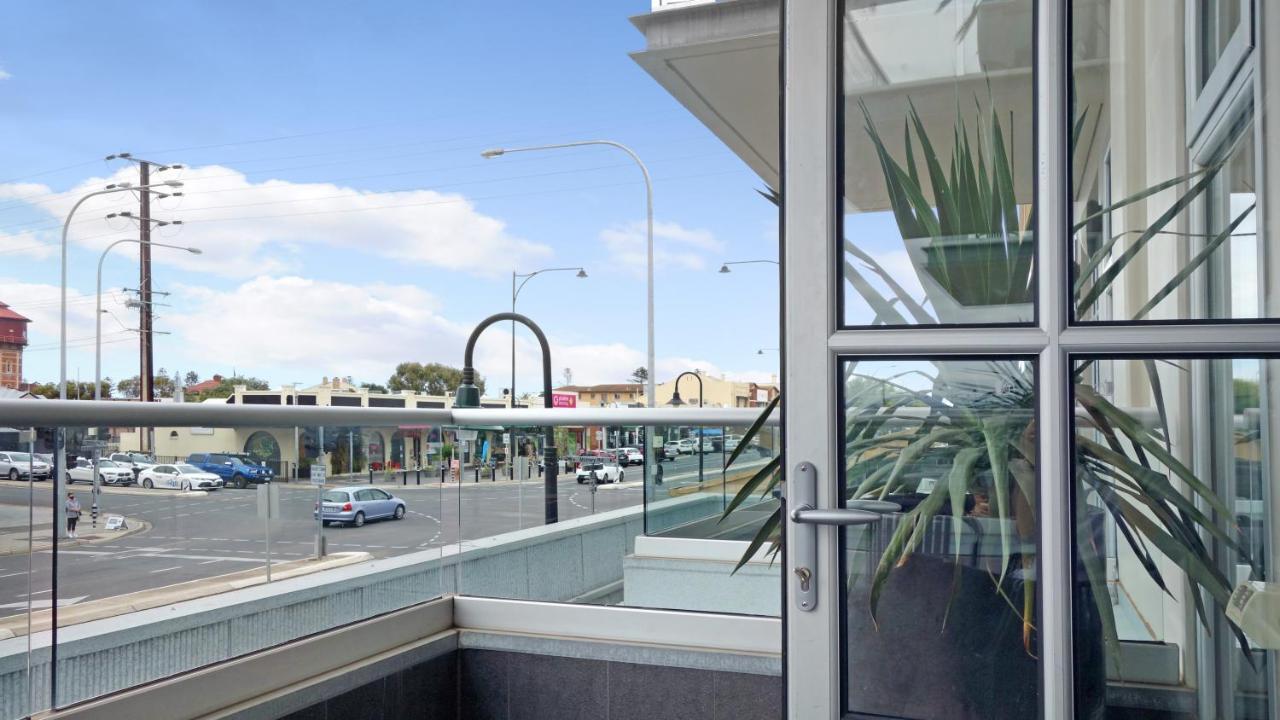 Semaphore Splash Apartments Port Adelaide Buitenkant foto